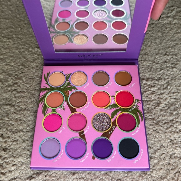 Kara Beauty "Girls Just Wanna Have Sun" eyeshadow palette - Picture 1 of 7